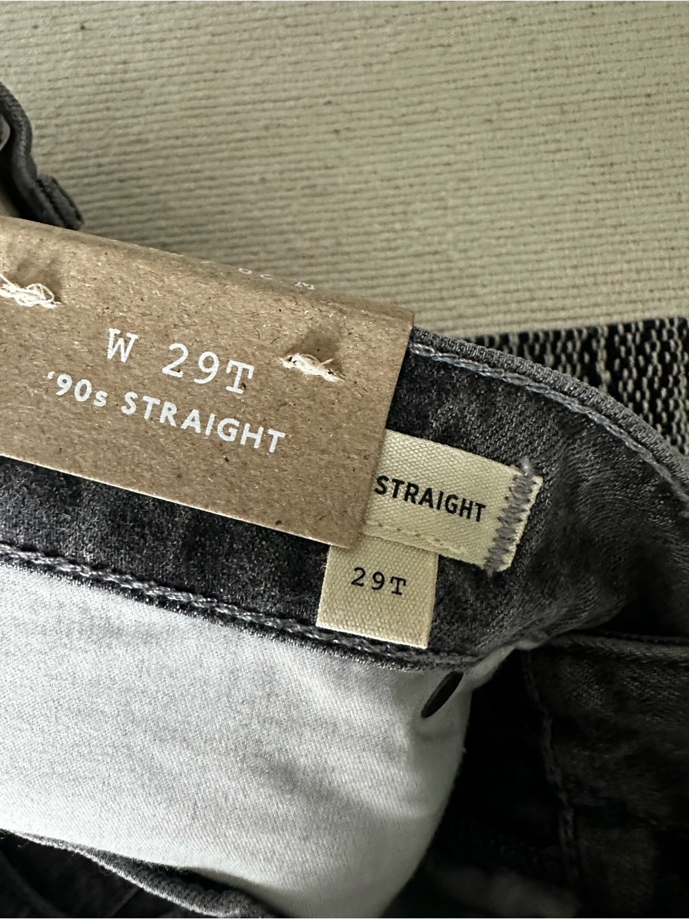 Madewell Women's ’90s Straight Jeans in 29Tall - Washed Black/Grey
